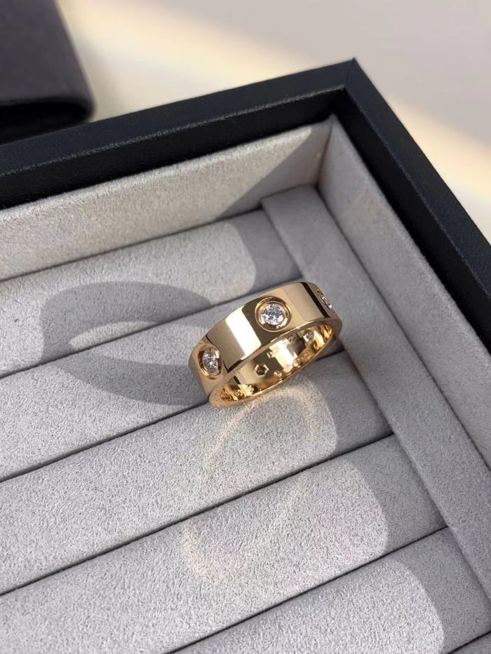 5.5mm smooth tricolor V gold full diamond ring