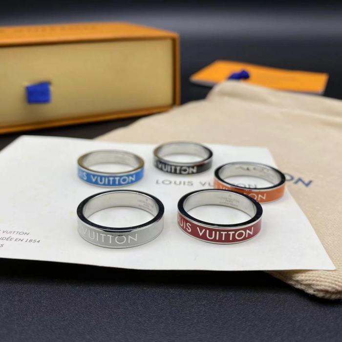 Colorful steel V gold ring