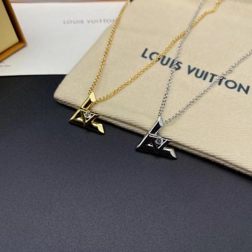 V-triangle relief logo diamond necklace