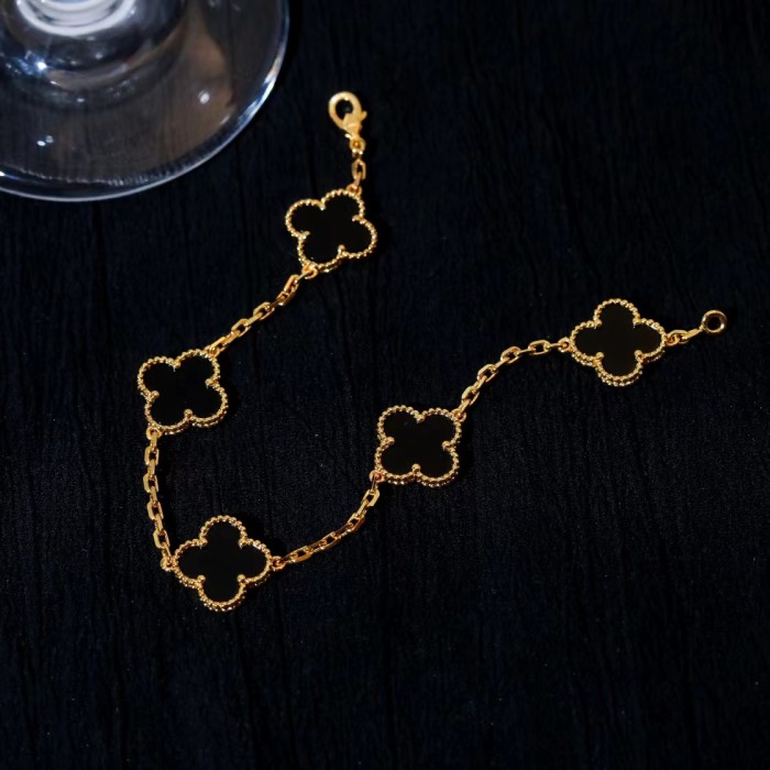 Four-leaved grass bracelet agate