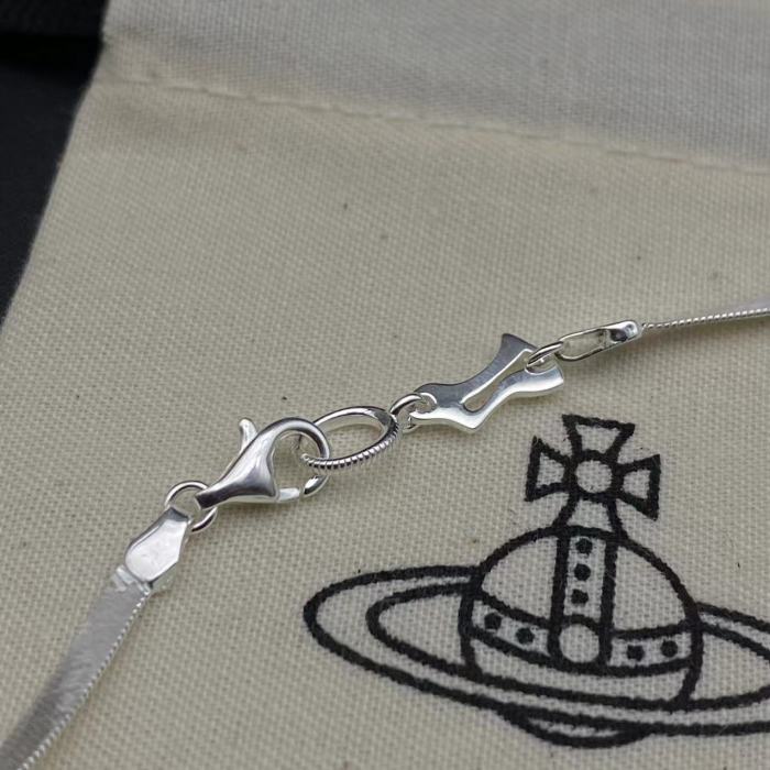 Wide snake bone single diamond necklace