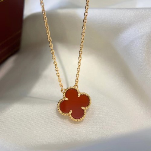 Clover necklace agate v gold material