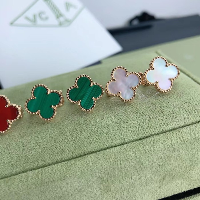 Four-leaf clover earring agate