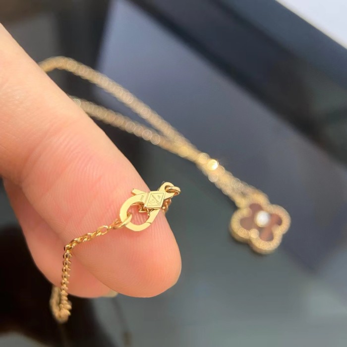 Diamond Four Leaf Grass Necklace