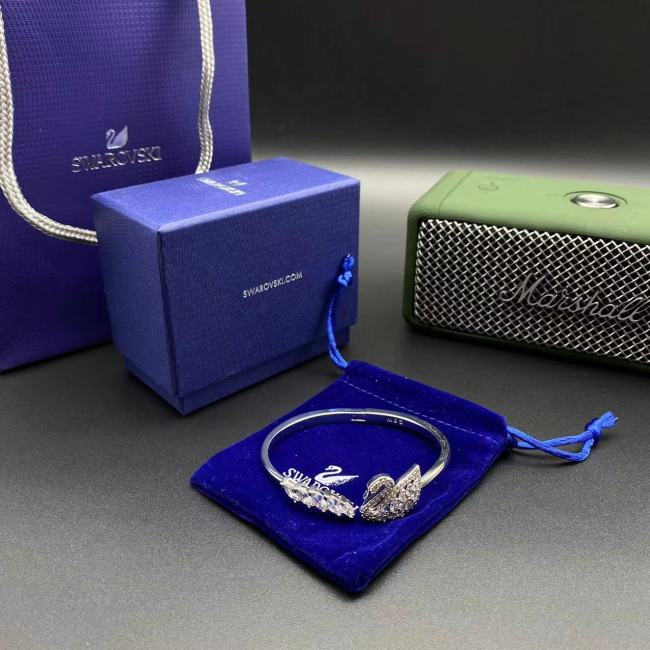 施华洛世奇羽毛天鹅手镯