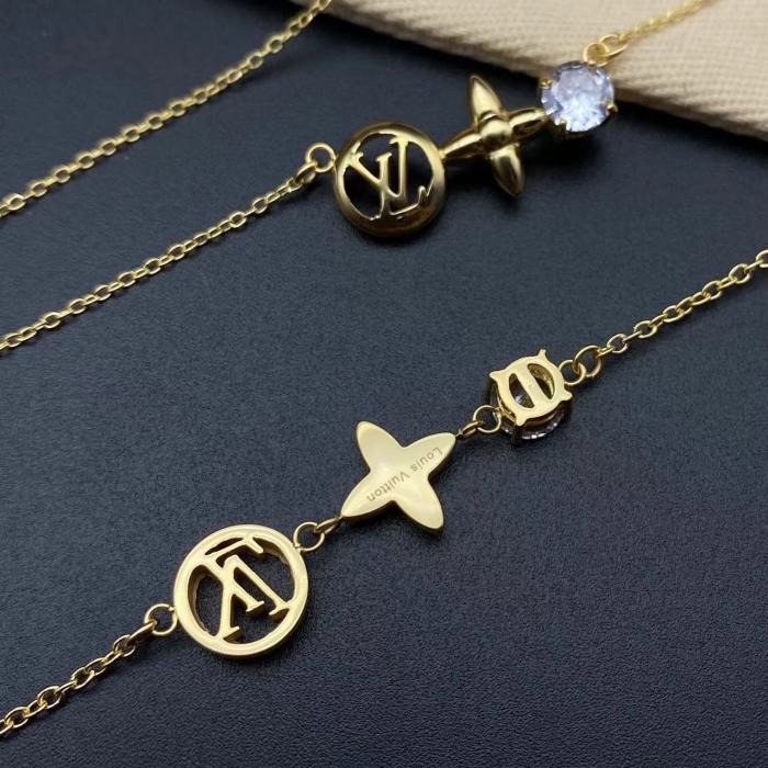 Three dimensional necklace bracelet with diamond flower