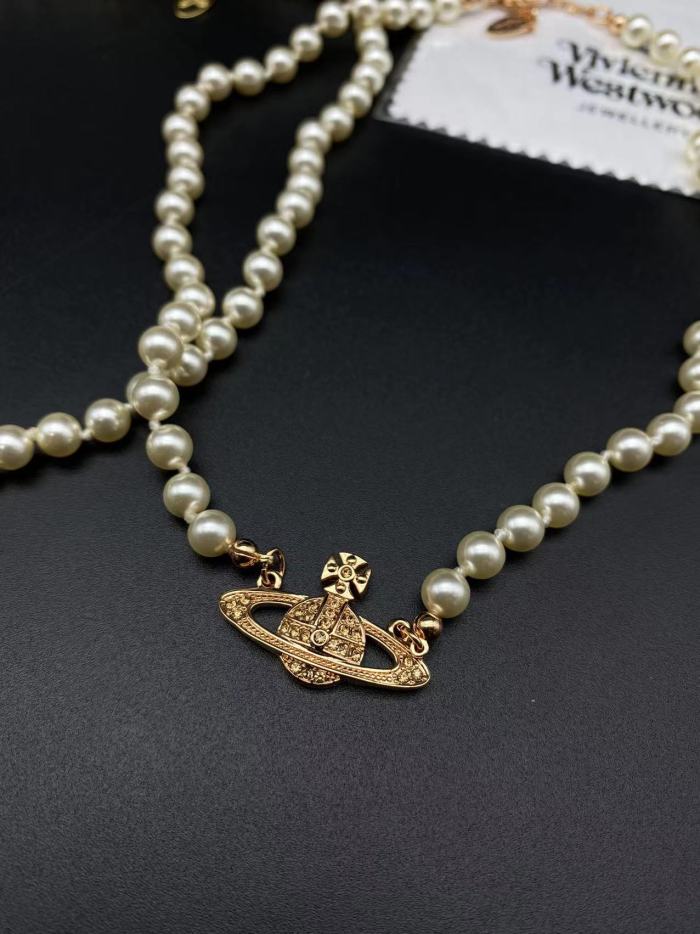 West Queen pearl rhinestone necklace Planet pendant