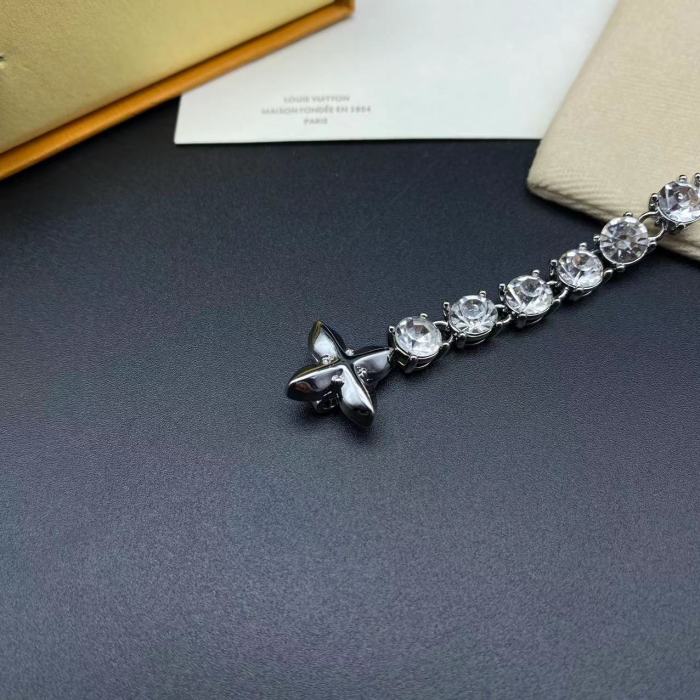 Full diamond bracelet four leaf clover relief logo