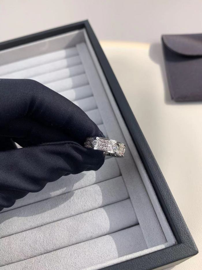 6.5mm tricolor V gold three row full diamond ring