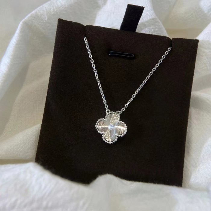 Diamond Four Leaf Grass Necklace