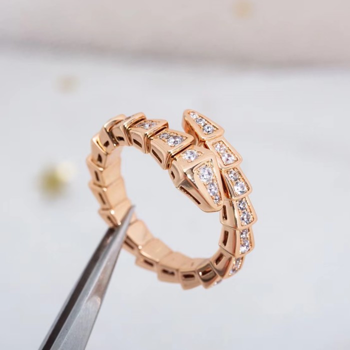 Single layer serpentine ring