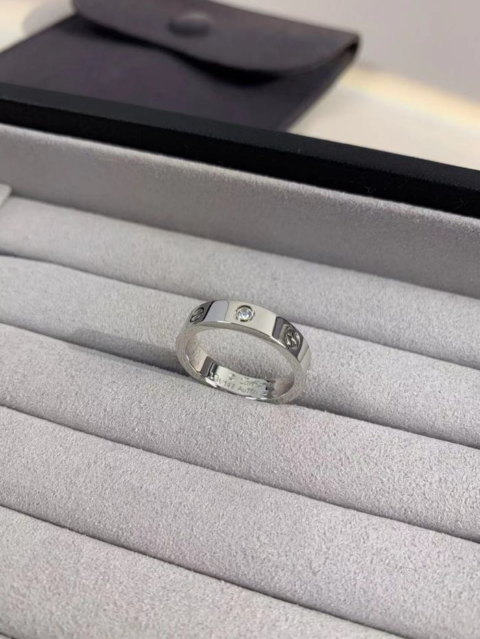 4mm smooth tricolor V gold diamond ring