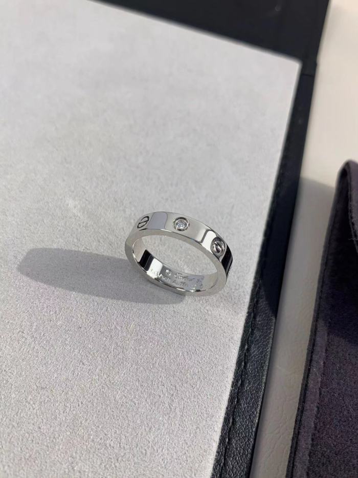 4mm smooth tricolor V gold diamond ring