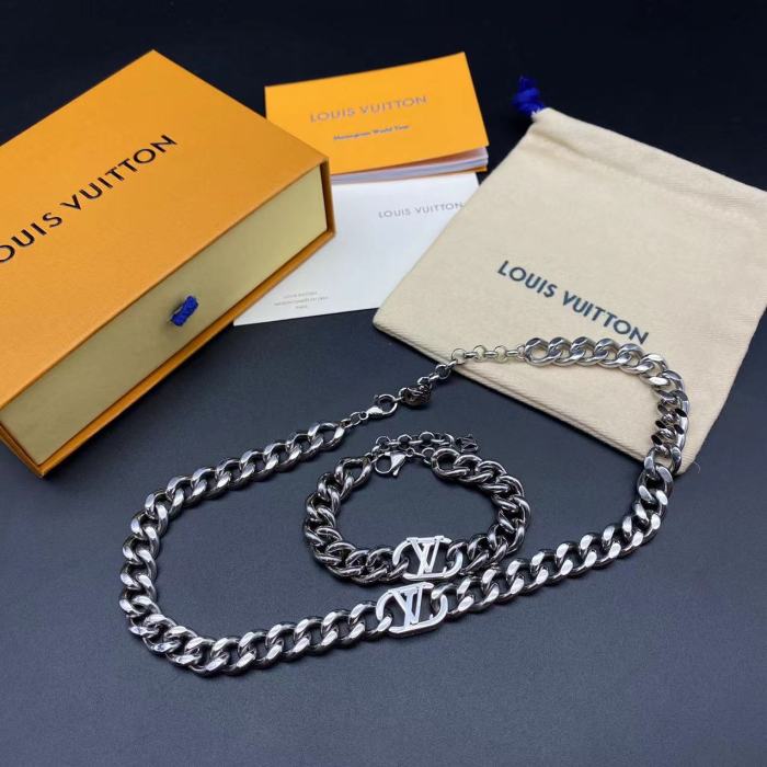 Logo necklace bracelet