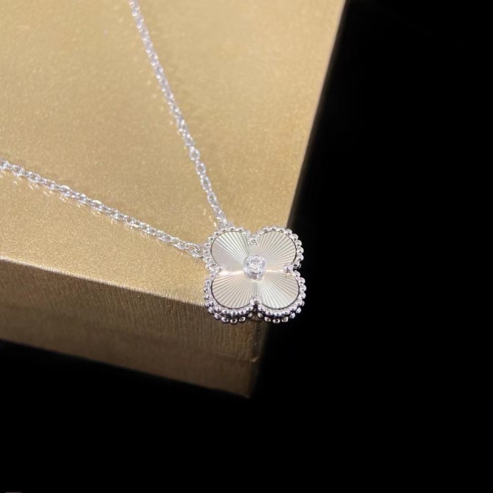 Diamond Four Leaf Grass Necklace