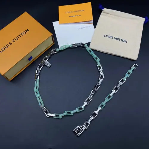 Semi green necklace bracelet