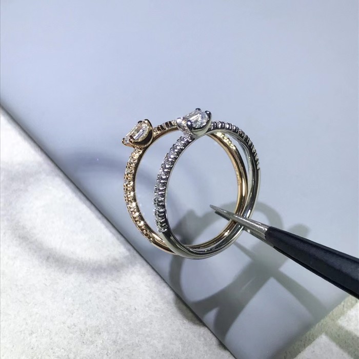 Two color single diamond small ring