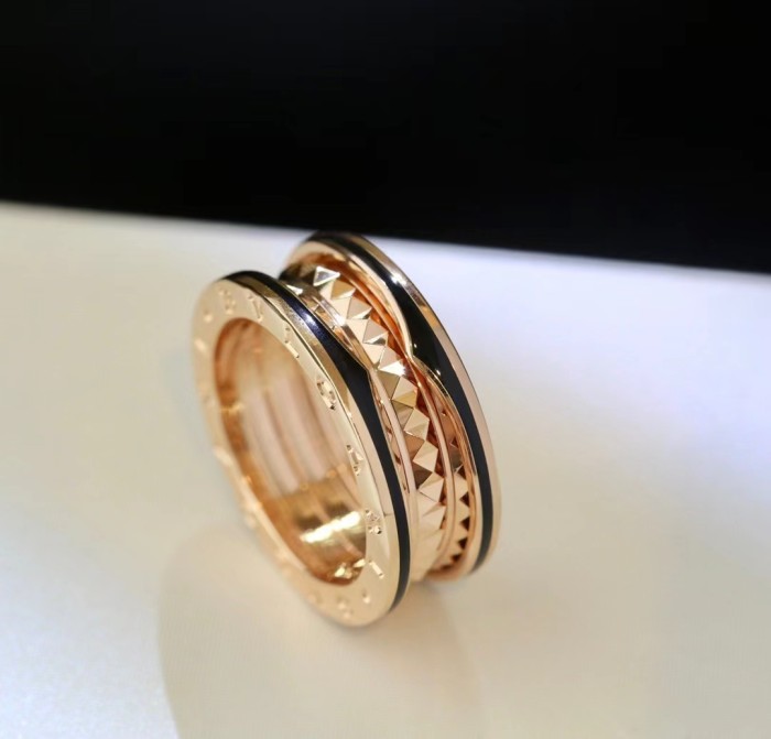 Logo gold plated ring