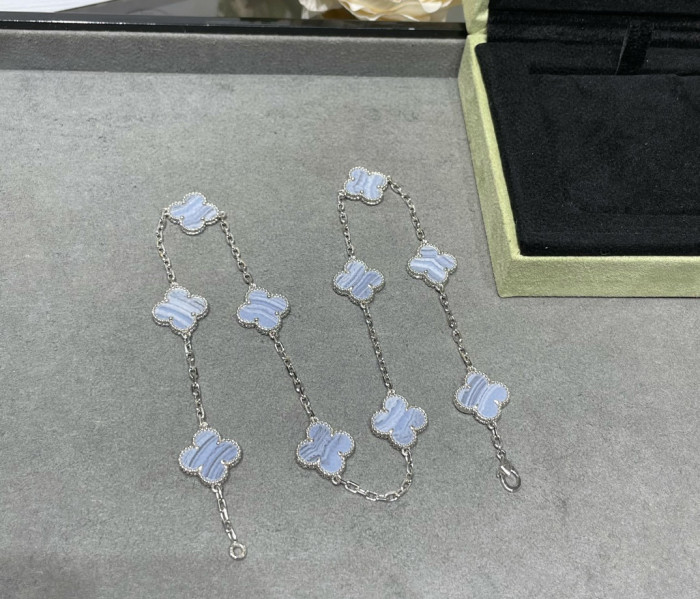 10 Flower Four Leaf Grass Necklace