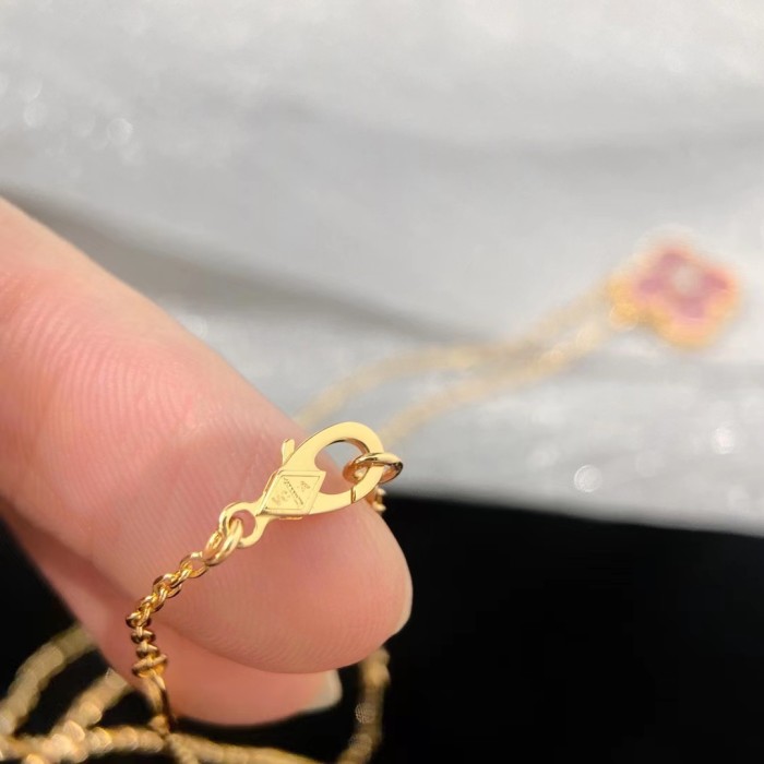 Clover necklace agate v gold material