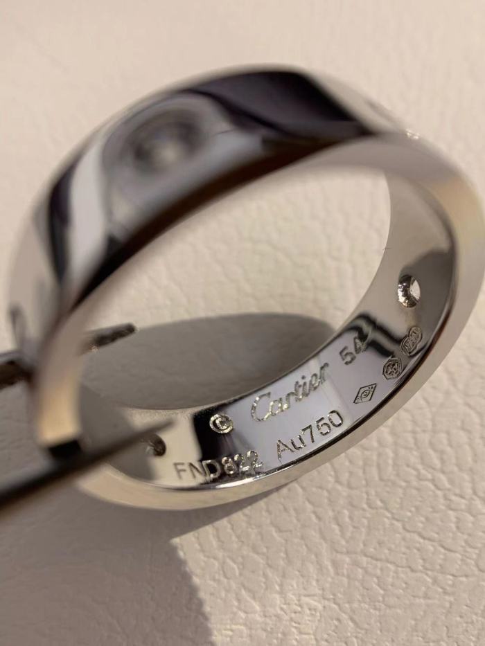 5.5mm smooth tricolor V gold diamond ring