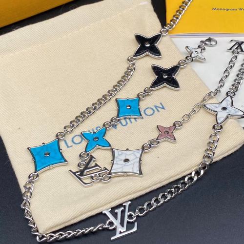 pendant necklace