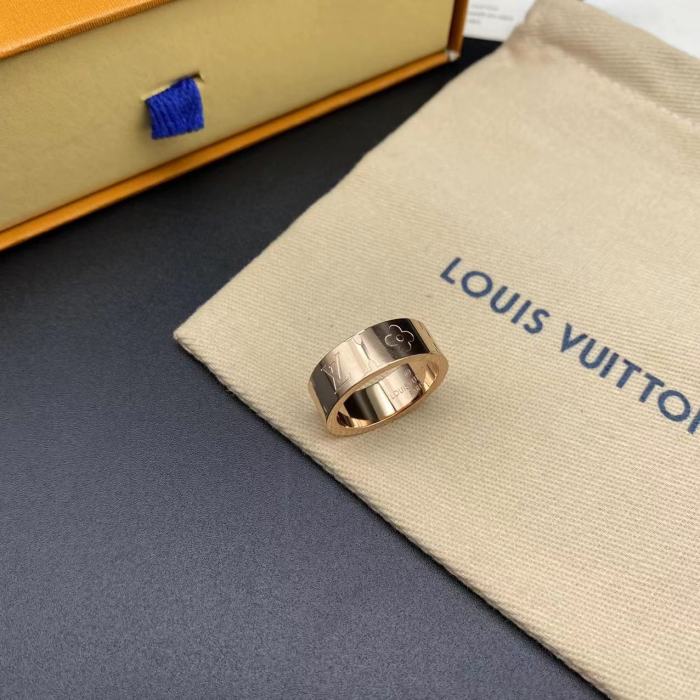 Wide edition embossed ring with logo letters