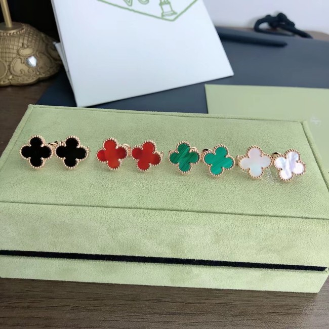 Four-leaf clover earring agate