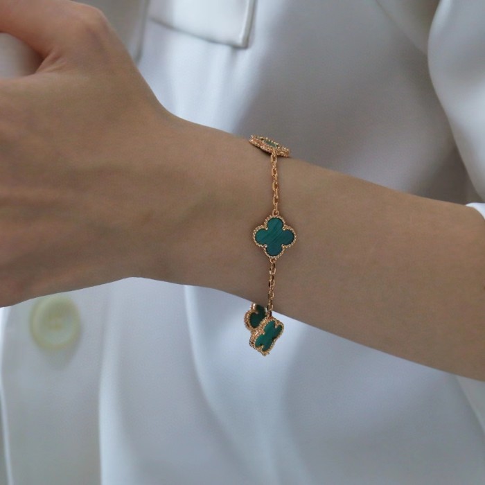 Four-leaved grass bracelet agate