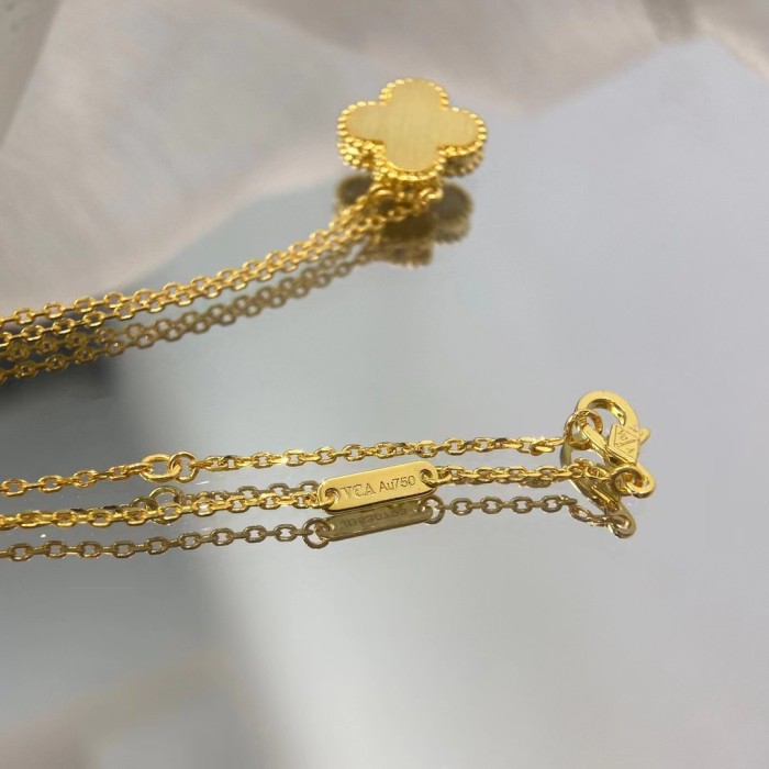 Diamond Four Leaf Grass Necklace