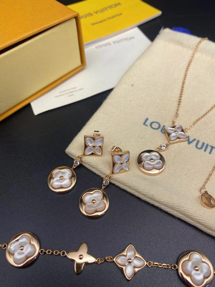 Logo set earring bracelet necklace