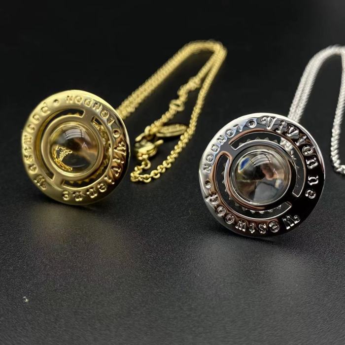 Medium Flying Necklace