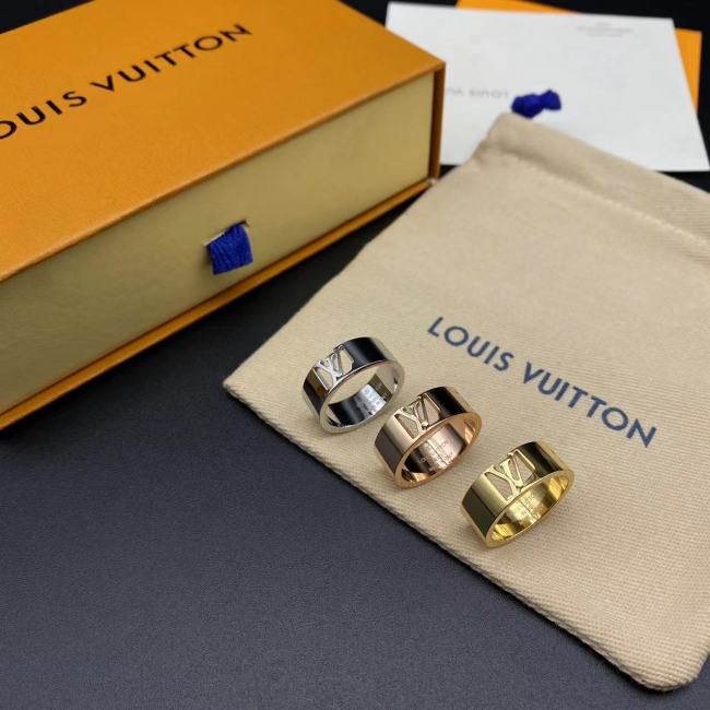 Hollow out old flower relief logo letter ring