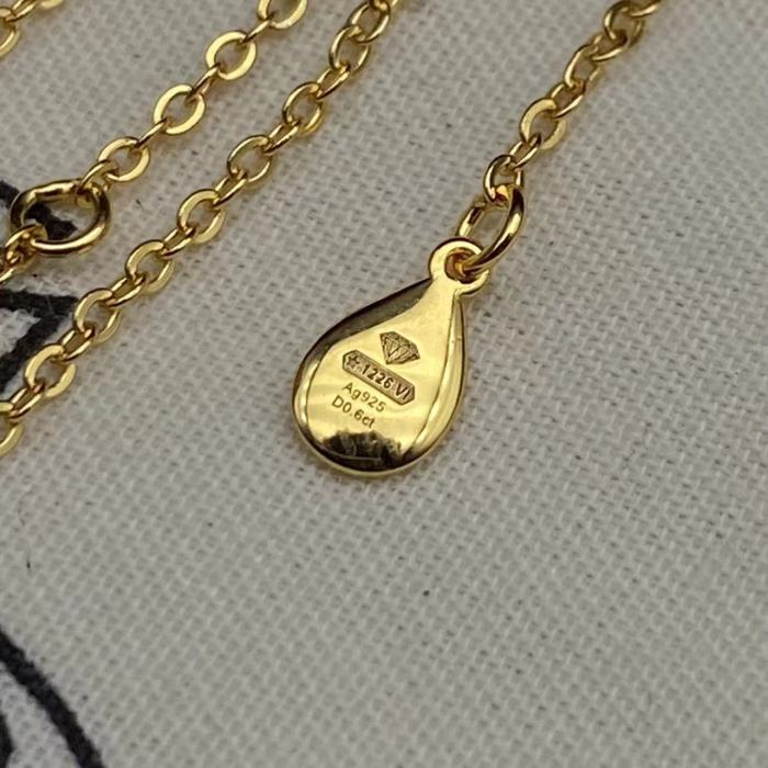 Three dimensional butterfly necklace