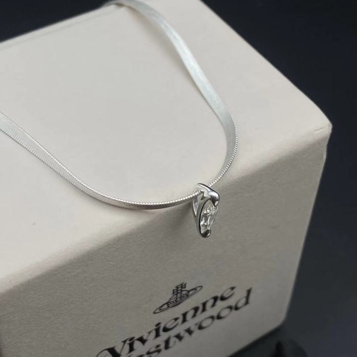 Wide snake bone single diamond necklace