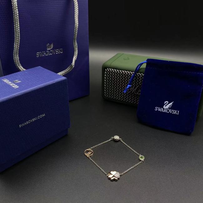 施华洛世奇四叶草手链