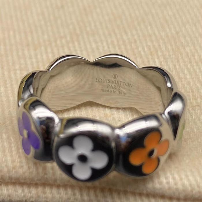 Clover Ring