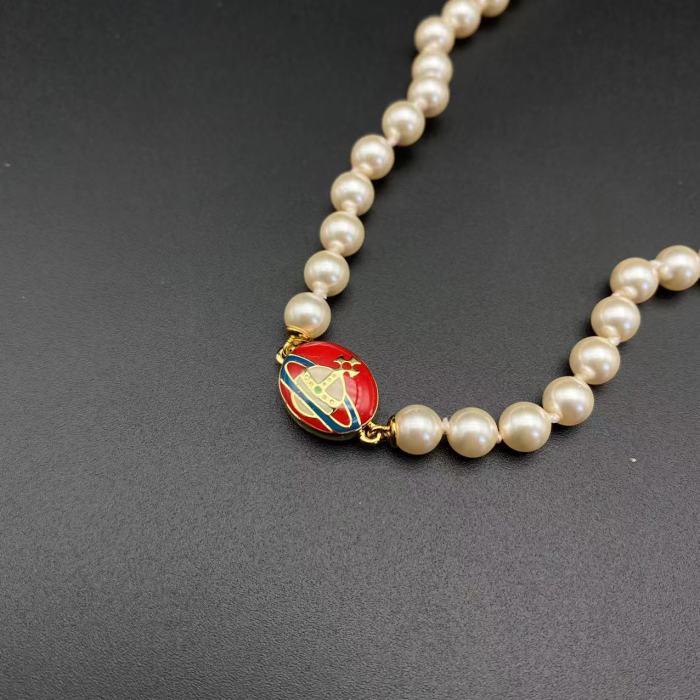 Red magnetic buckle necklace