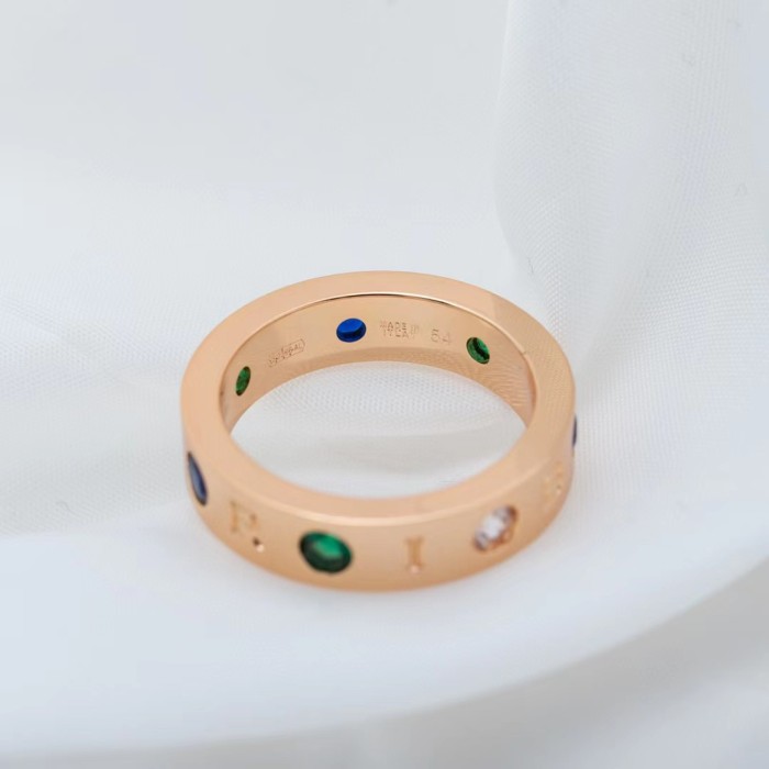 Colored diamond ring