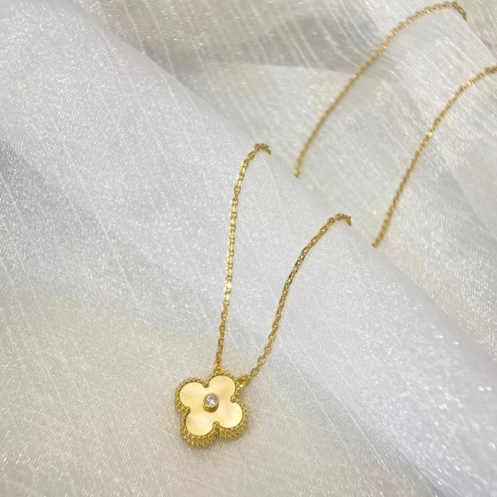 Diamond Four Leaf Grass Necklace