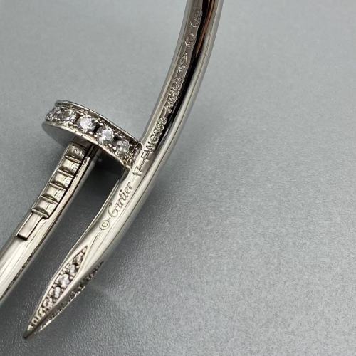 Tricolor nail bracelet with diamond