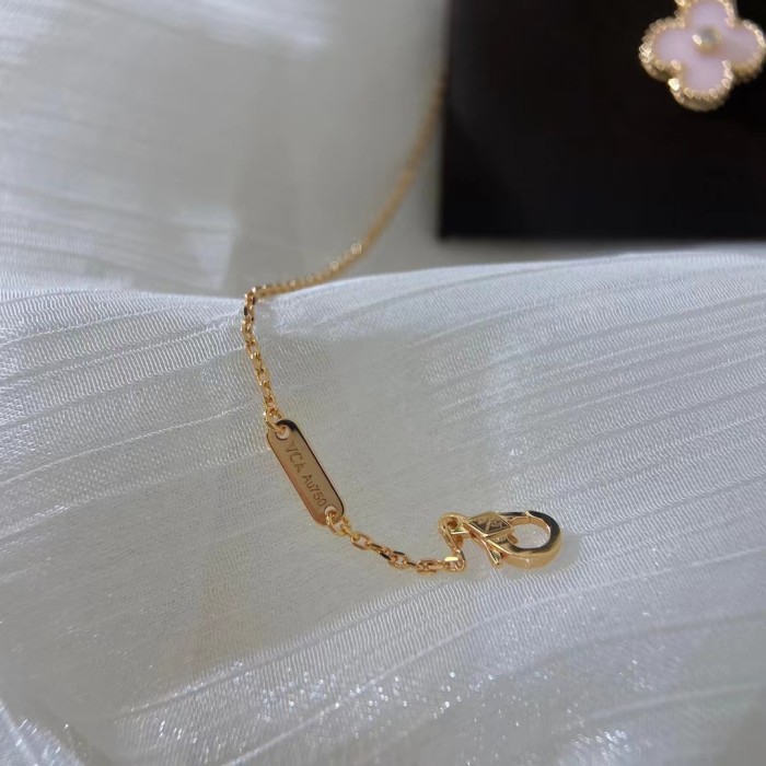 Diamond Four Leaf Grass Necklace