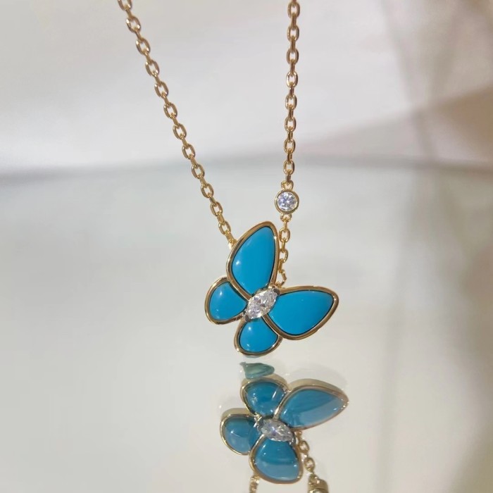 Four-leaved grass necklace fritillaria v gold material