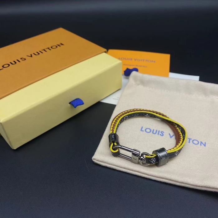 Leather ring bracelet