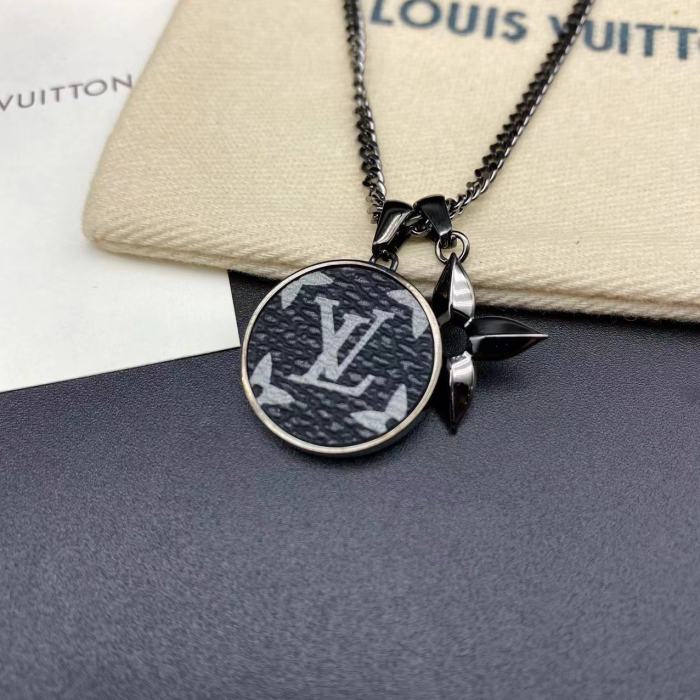 Black Old Flower Leather Pendant Necklace