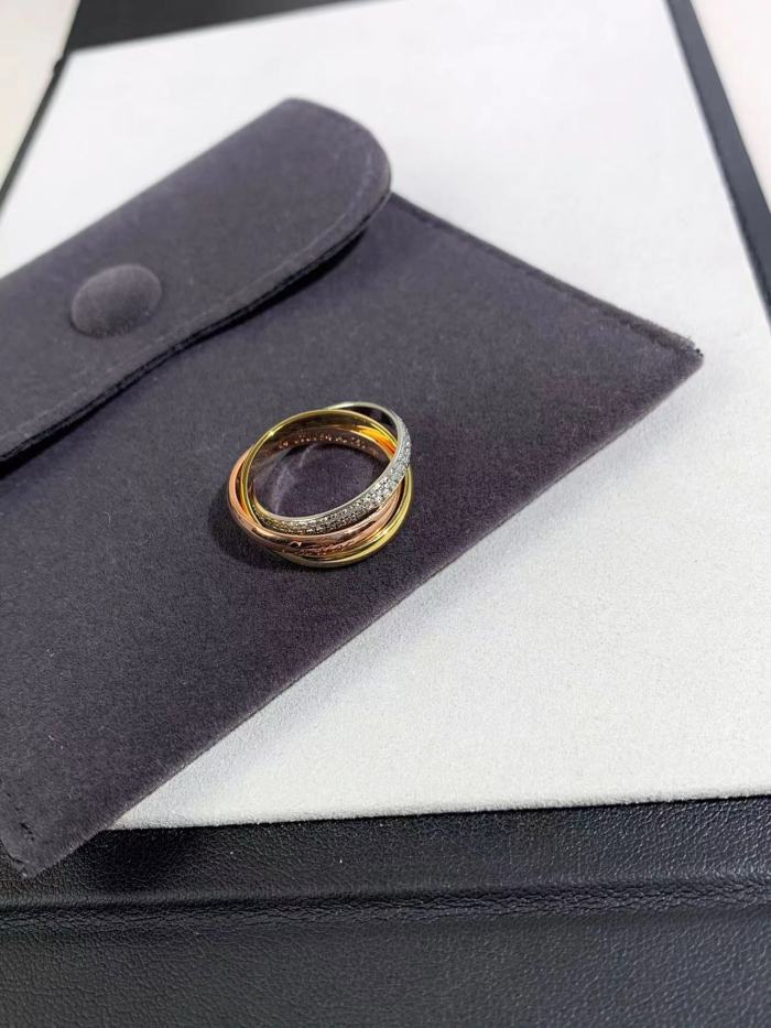 Three in 1 V gold ring