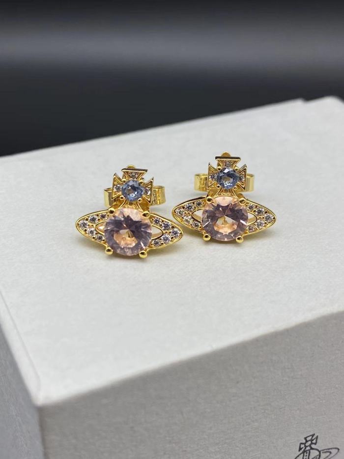 West Queen pearl with diamond stud earrings