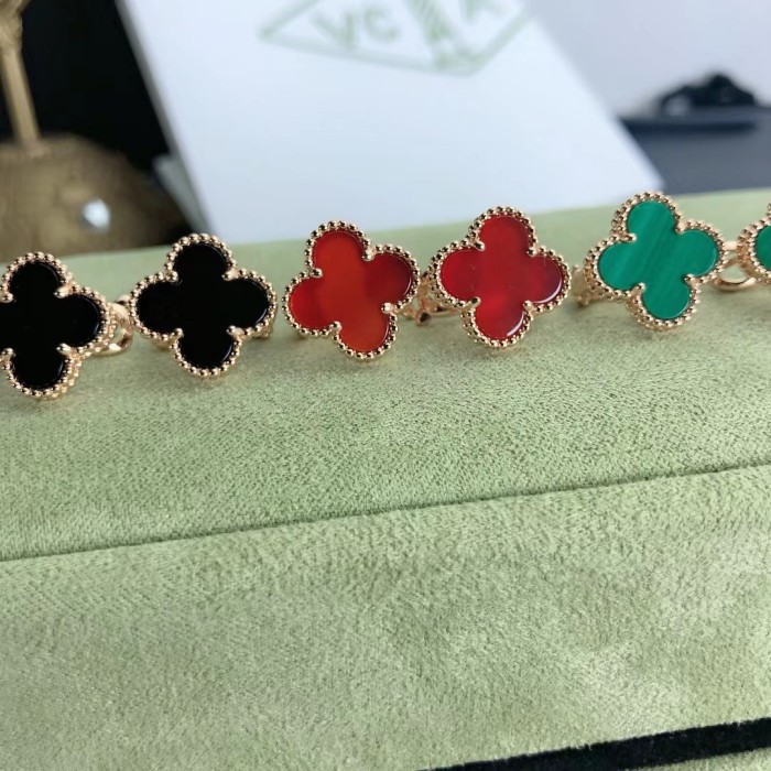 Four-leaf clover earring agate