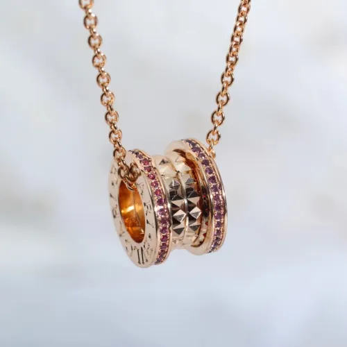 Tricolor diamond necklace