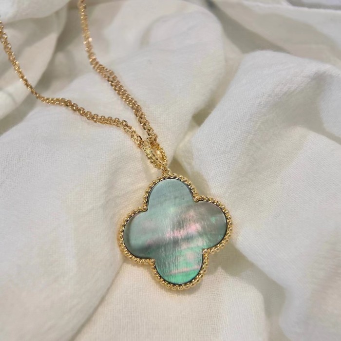 2.5cm Large Four Leaf Grass Necklace